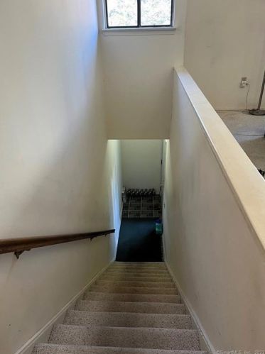 17 Outpost Ln, Ridgefield, CT 06877-3336