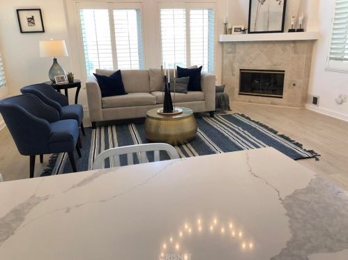 320 Rossmore Dr, Oxnard CA  93035-4465 exterior