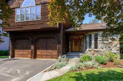 22 Talmadge Ln, Stamford, CT 06905-2000