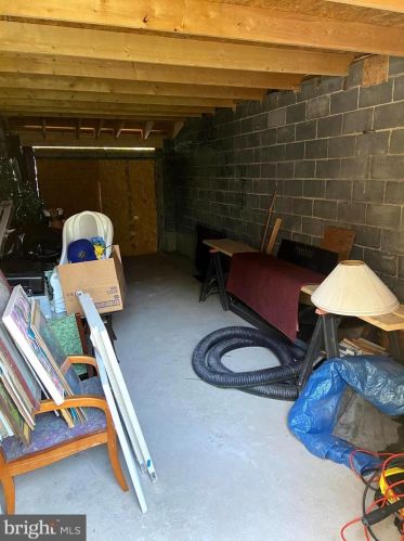 1216 Derry St, Harrisburg PA 17111-1141 exterior