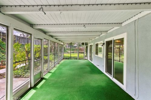 5576 Inner Circle Dr, Riverside CA  92506-3617 exterior