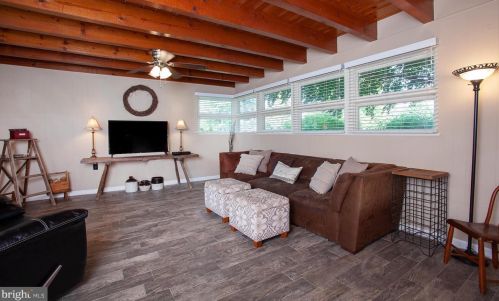 252 Redwood St, Hummelstown PA  17036-2619 exterior