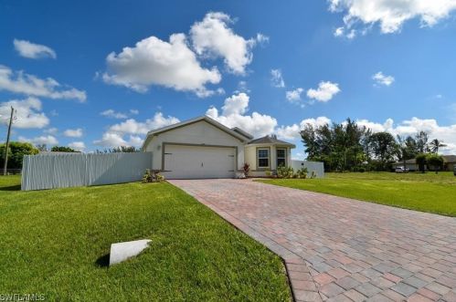 505 27th Ter, Cape Coral, FL 33904-2834