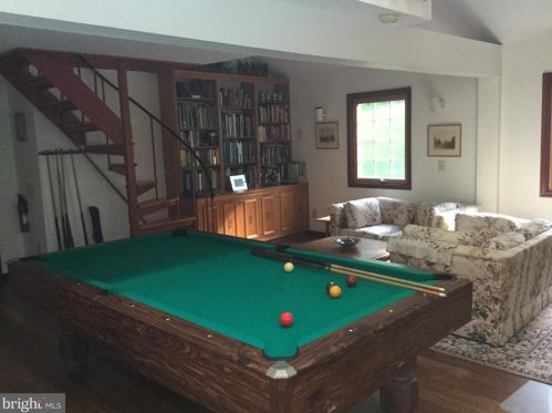 4 Stephen Dr, Glen Mills PA  19342-8803 exterior