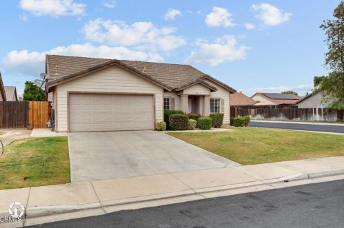 11818 Darlington Ave, Bakersfield, CA 93312-6785