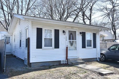 116 Ardway Ave, Warwick, RI 02889-2706