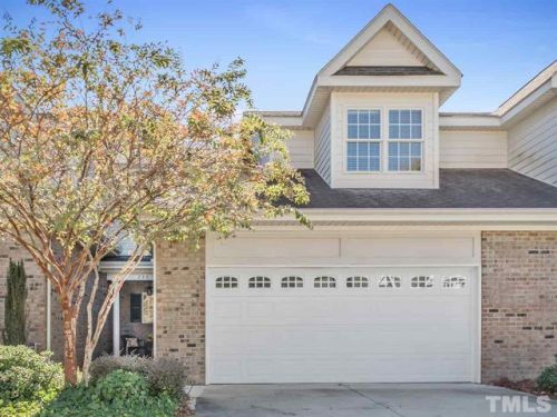 236 Lake Park Cir, Smithfield, NC 27577-8399