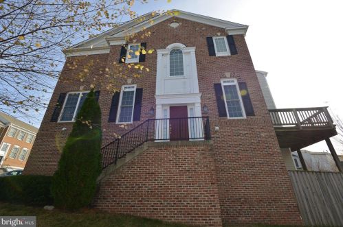 9272 Laurel Ridge Crossing Rd, Lorton VA  22079-2961 exterior
