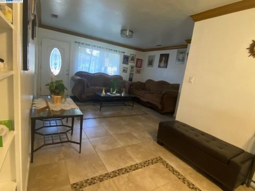 5941 Georgia Dr, North Highlands, CA 95660-4501