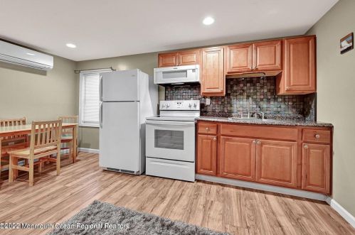 239 Hiering Ave, Pelican Island NJ  08751-1703 exterior