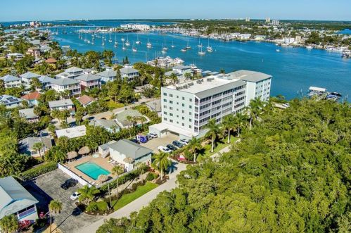 345 Mango St, Fort Myers Beach, FL 33931-3248