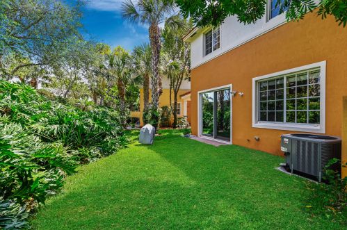 7323 Briella Dr, Boynton Beach FL  33437-3767 exterior