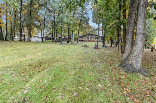 2114 Hidden Vly Dr, Crown Point IN 46307-9386 exterior