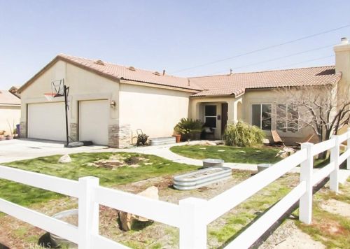 15933 Llanada Ave, Victorville, CA 92394-1258