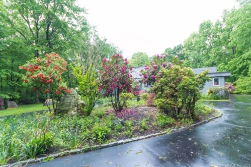 227 Carter St, Manchester, CT 06040-6822