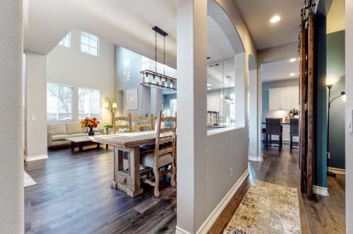 30416 Mallorca Pl, Santa Clarita CA  91384-4787 exterior