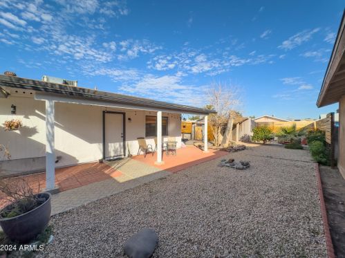 5212 Mauna Loa Ln, Glendale AZ  85306-3928 exterior