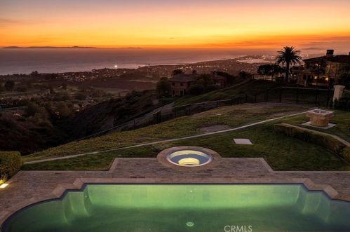 30 Pelican Crest Dr, Newport Beach, CA 92657-1805