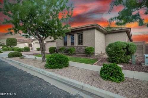 2105 Crescent Pl, Chandler, AZ 85249-3246