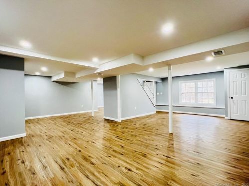 20 Barnum Rd, Danbury CT  06811-2936 exterior
