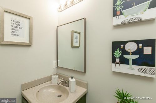 277 Black Cub Run Ln, Harpers Ferry WV  25425-6805 exterior