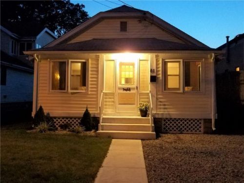 61 Boon St, South Kingstown RI  02882-3655 exterior