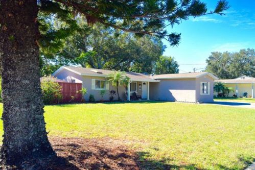 5824 9th Ave, Saint Petersburg, FL 33710-6319