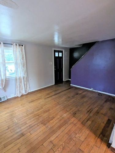 2010 Lafayette St, Pittsburgh, PA 15218-2417