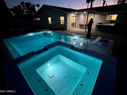 8001 11th Ave, Phoenix AZ  85021-5626 exterior