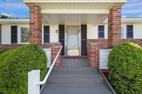 100 Farmcrest Dr, Noblestown, PA 15071-9332