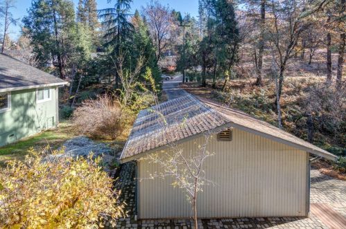 708 Doris Dr, Grass Valley CA  95945-5524 exterior