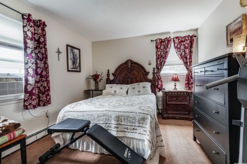 24 Ashland St, Mount Sinai NY  11766-2902 exterior