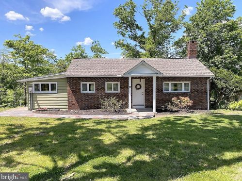 53 Walnut Ln, Perkiomenville, PA 18074-9795