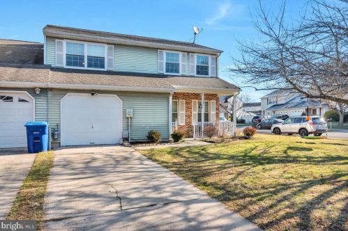 101 Stratton Ln, Mount Laurel, NJ 08054-3302