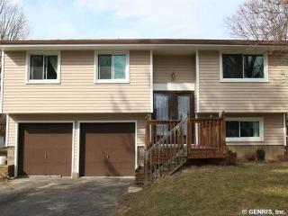 5717 Dalton Dr, Canandaigua, NY 14425-9328
