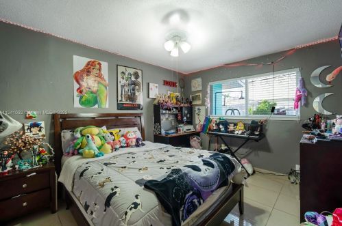 690 50 St, Hialeah FL  33013-1624 exterior