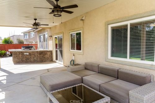 1172 Shooting Star Dr, Beaumont CA  92223-8437 exterior