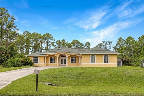 909 Cortez Ave, Lehigh Acres, FL 33972-8022