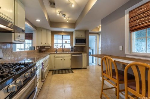 2845 Iroquois Ave, Long Beach CA  90815-1509 exterior