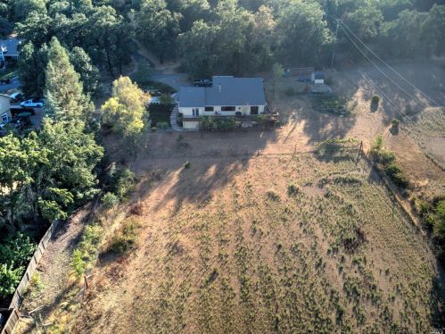 3331 Zaina Ln, Ukiah CA  95482-6962 exterior