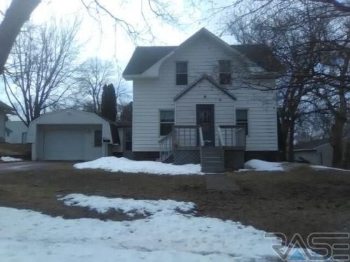 904 8th St, Jasper, MN 56144