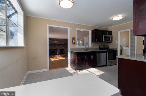 605 Washington Ave, West Deptford NJ  08096-3547 exterior