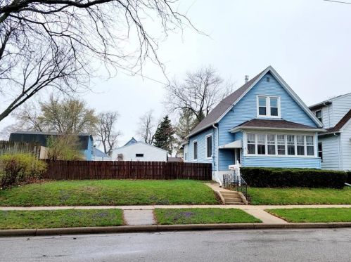2906 96th St, Sturtevant, WI 53177-2414