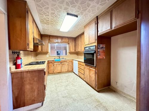 918 Loletta Ave, Modesto CA  95351-1839 exterior