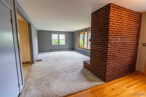 95 Wheeler Ave, Salem NH  03079-3494 exterior