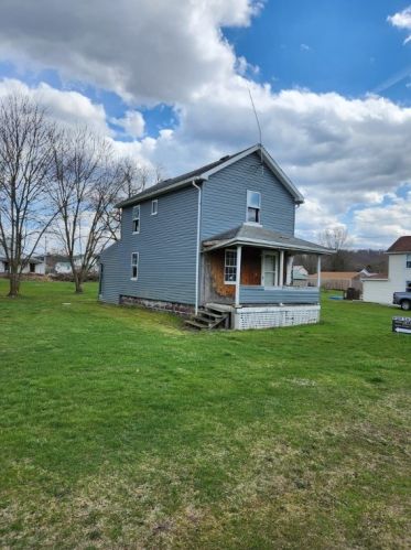 309 3rd Ave, Avonmore, PA 15618-1216