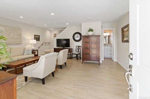 7943 Camino Kiosco, San Diego, CA 92122-1817