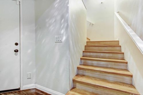 27002 Karns Ct, Santa Clarita, CA 91387-4939
