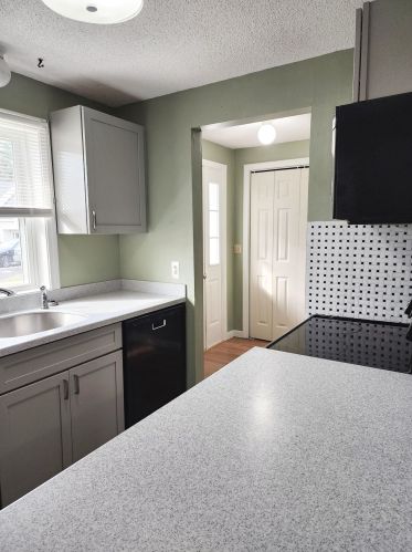 84 Modena Dr, Concord NH  03303-1550 exterior