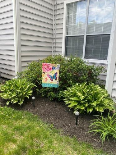 57 Crown Knoll Ct, Groton CT  06340-6288 exterior